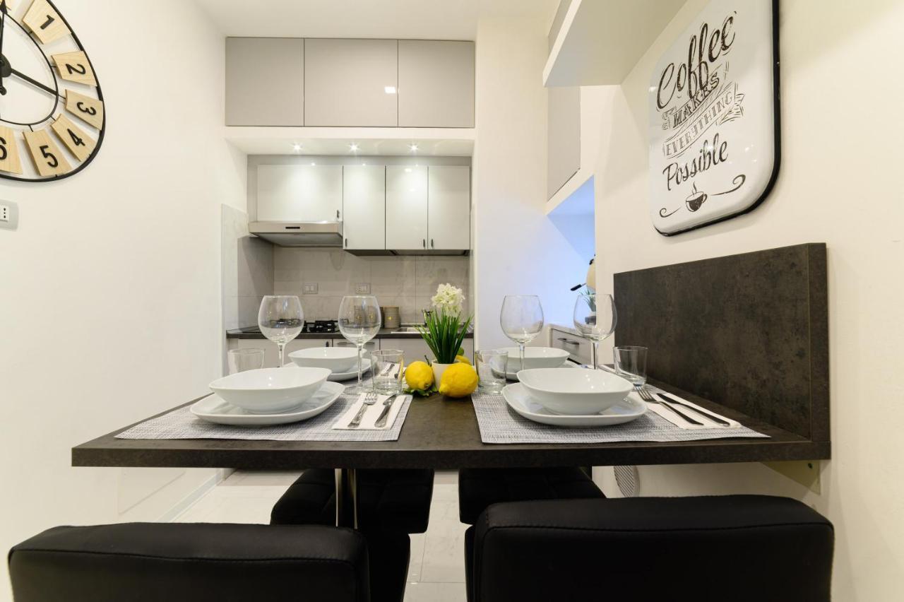 Luxury Apartment Salerno Center ภายนอก รูปภาพ