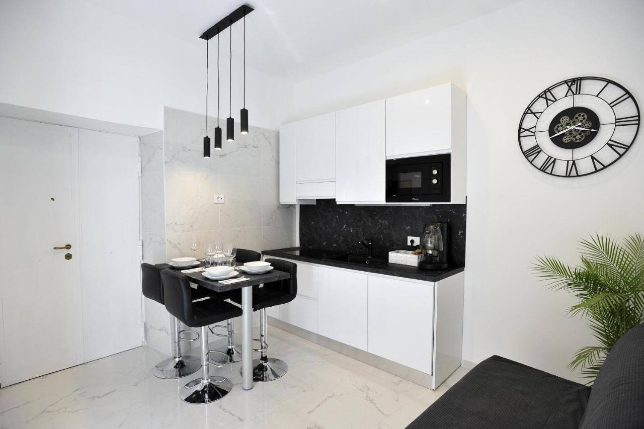 Luxury Apartment Salerno Center ภายนอก รูปภาพ