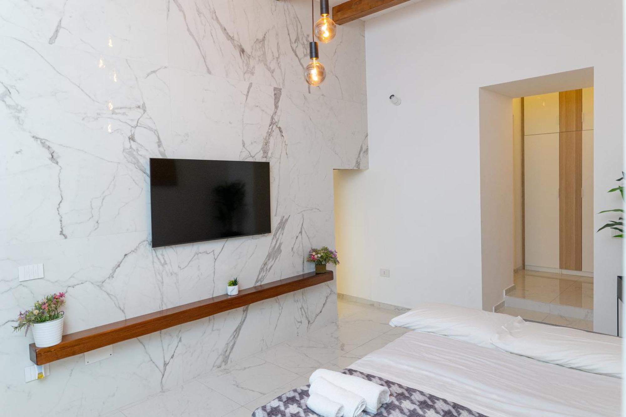 Luxury Apartment Salerno Center ภายนอก รูปภาพ